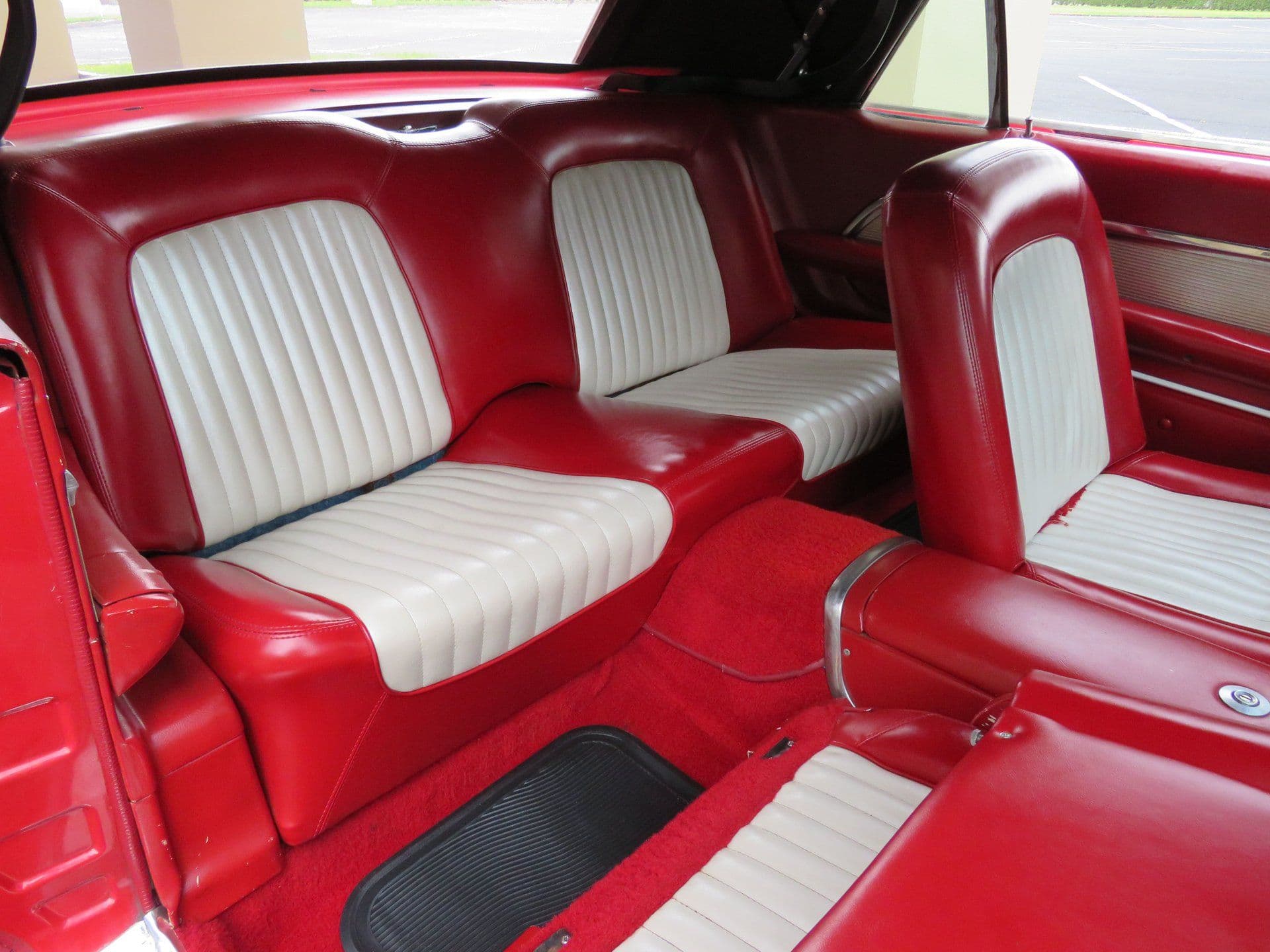 1961 Ford Thunderbird - Image 10