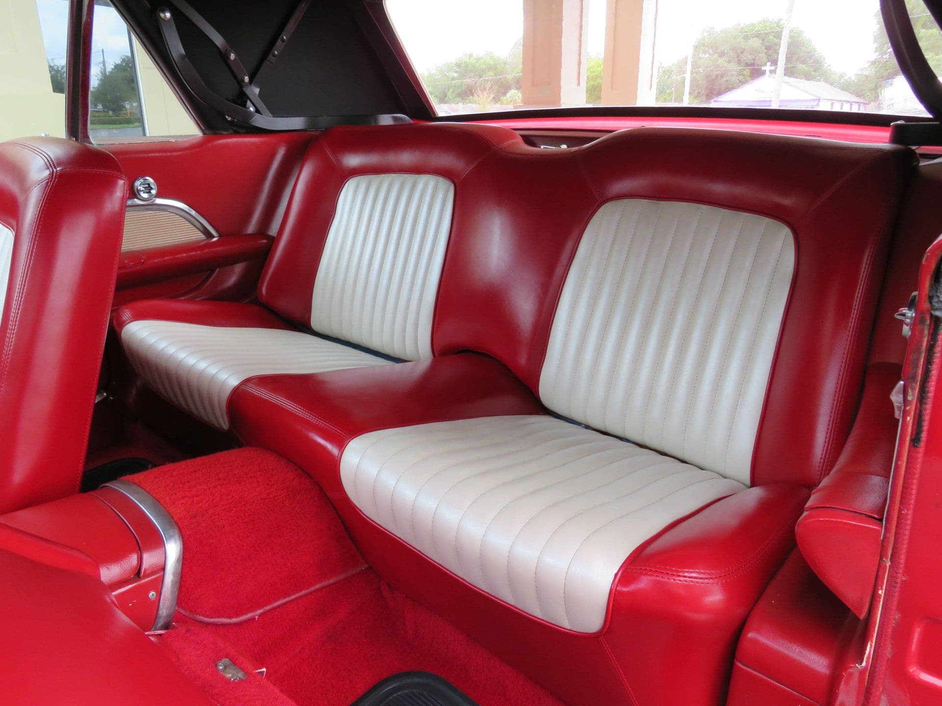 1961 Ford Thunderbird - Image 9